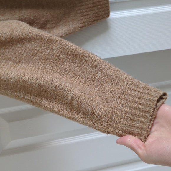 H&M Ladies Sweater - Picture 5 of 7